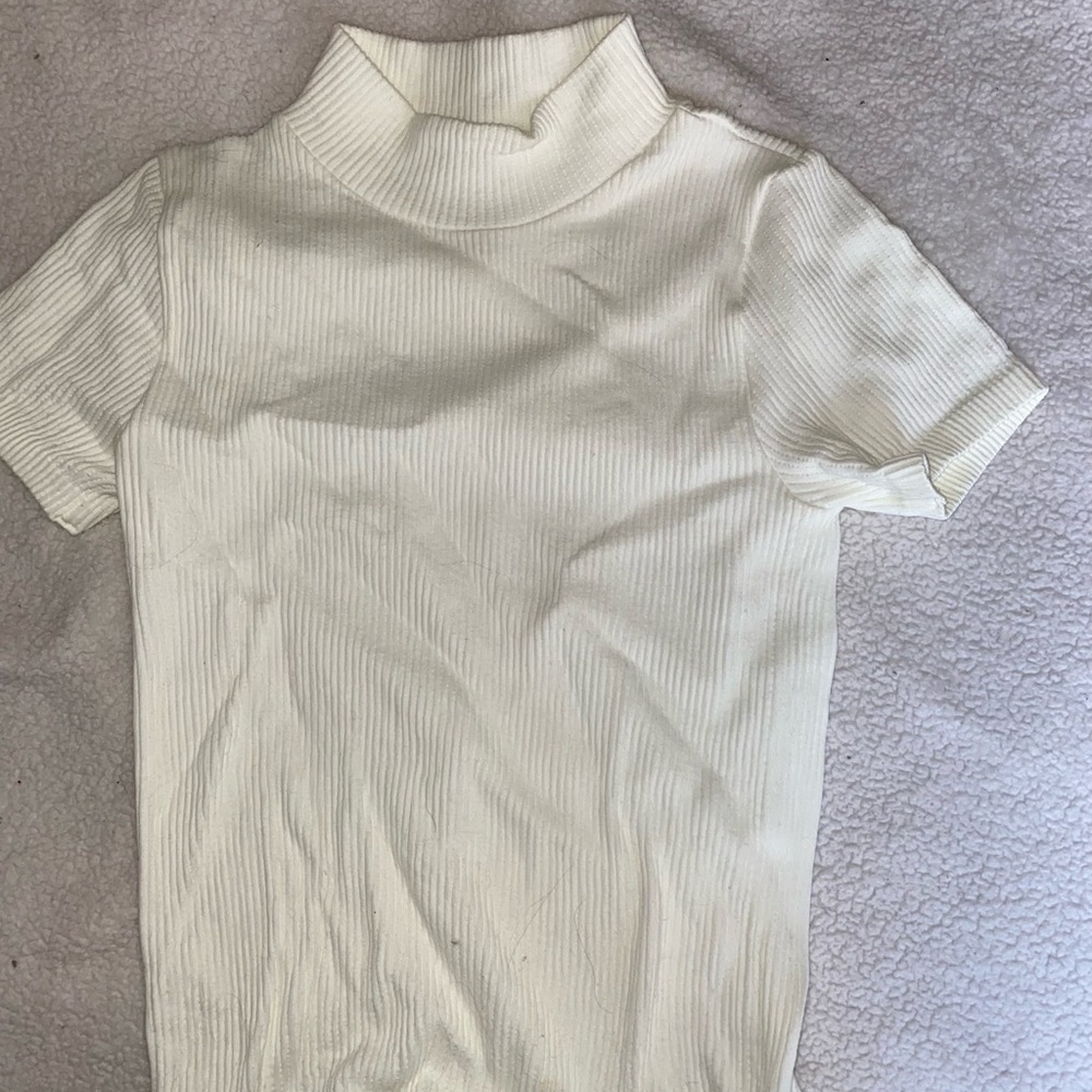 Women’s short sleeve turtle neck